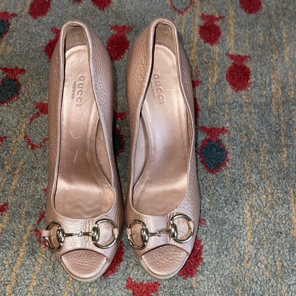 Gucci Metallic Pink Leather Horsebit Peep Toe Wedge,Never Worn Size 37 - Picture 1 of 8